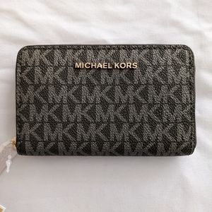 Michael Kors Zip Around Card Case